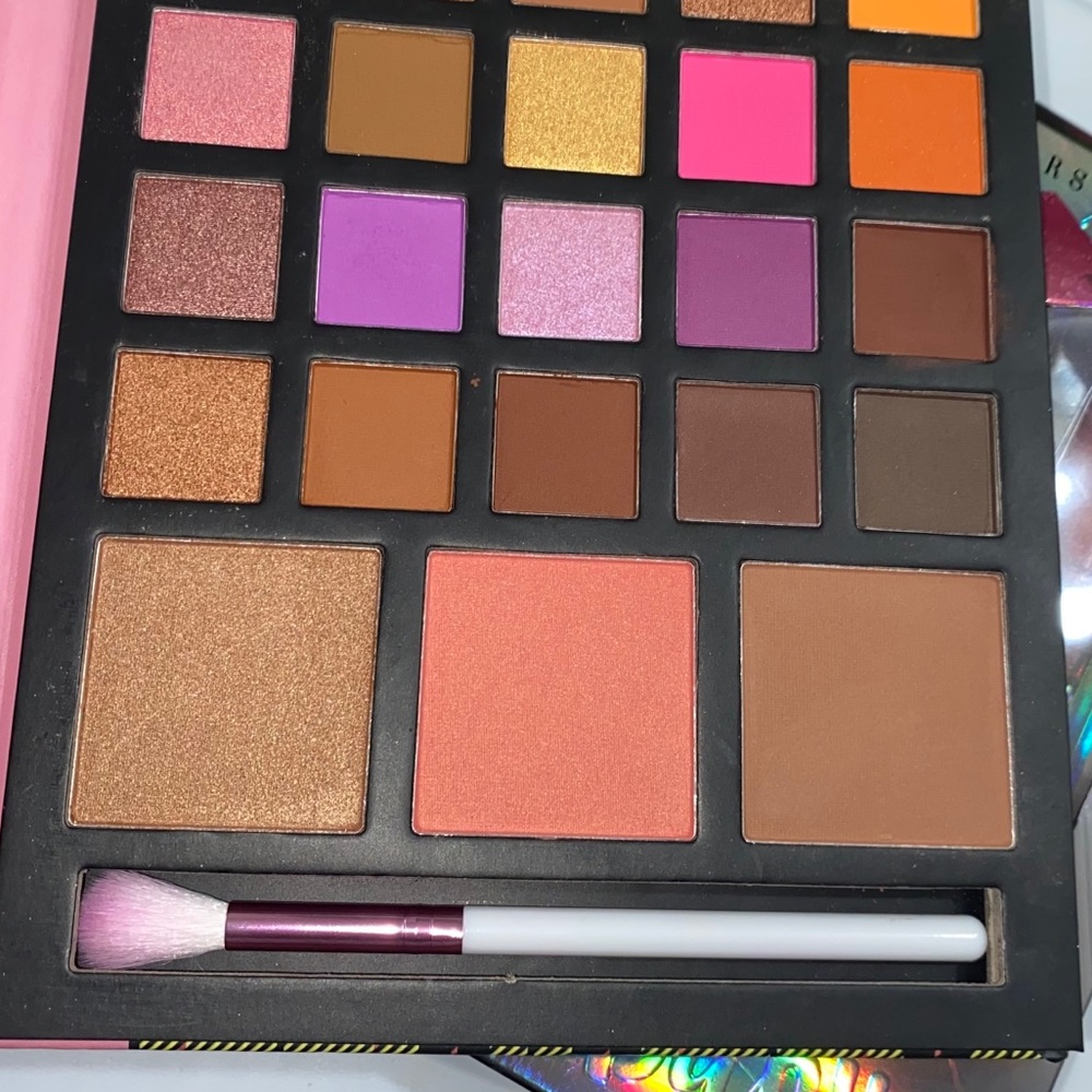 Eyeshadow pallet